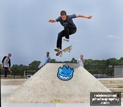 plus skate shop skateboard competition at farmington riley skate park